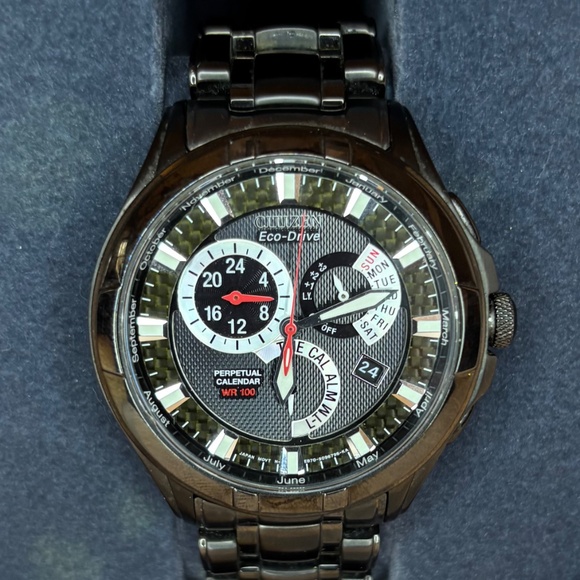 Citizen Eco-Drive Calibre 8700 Perpetual Calendar Watch - Picture 4 of 8